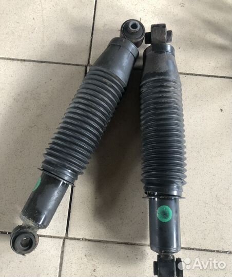 Амортизатор задний Kia Rio 3 Hyundai Solaris
