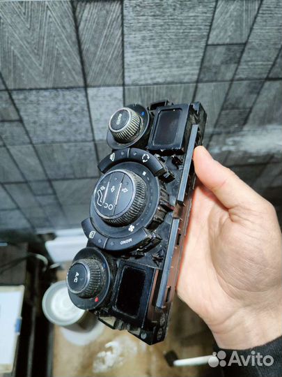 Блок управления климатом Пежо 308 408