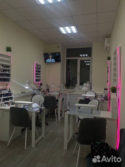Аренда рабочего места мастера маникюра и педикюра