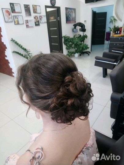 Парикмахер - колорист Принимаю волосы