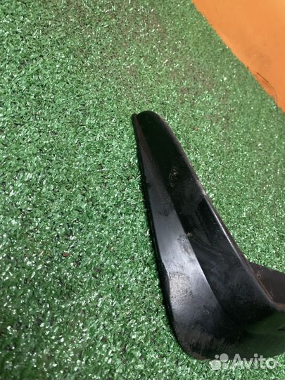 Брызговик задний левый Nissan Almera classic