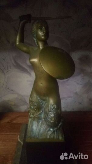 Бронзовая статуэтка