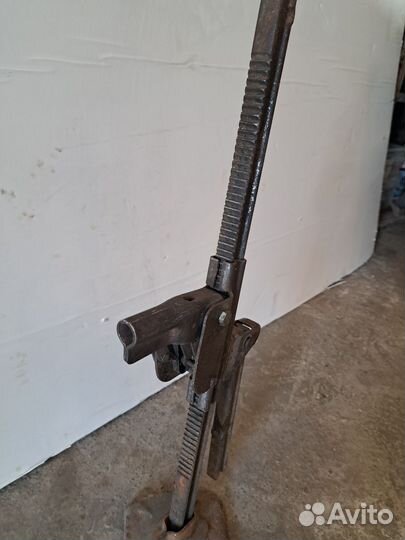 Домкрат реечный