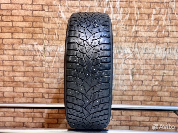 Dunlop SP Winter Ice 02 215/50 R17