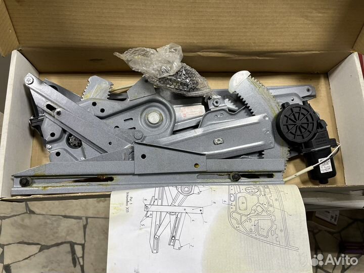 Стеклоподъемник Логан перед электр