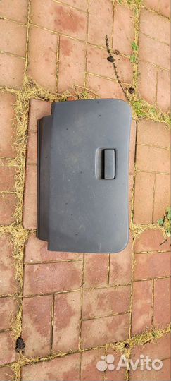 Бардачок nissan almera n16