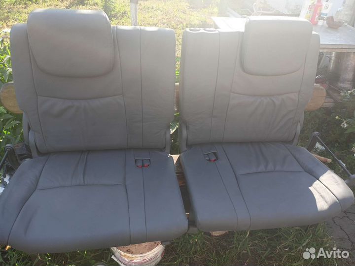 Заднее сидение от Land Cruiser 100