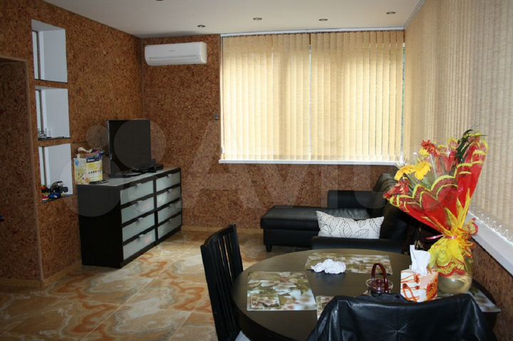 2-к. квартира, 50 м², 1/3 эт.