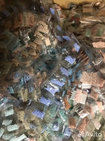 Стразы для алмазной мозаики