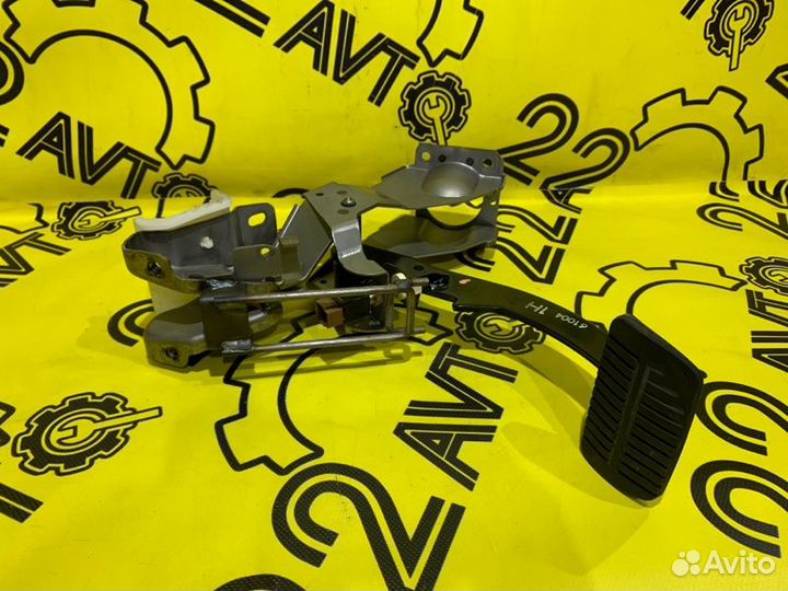 Педаль тормоза Subaru Forester SG5 EJ203 2006