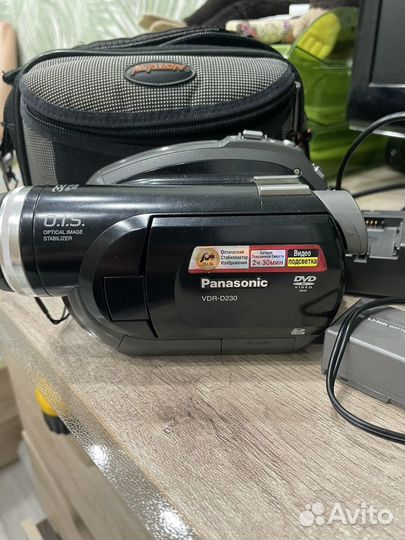 Видеокамера panasonic VDR-D230