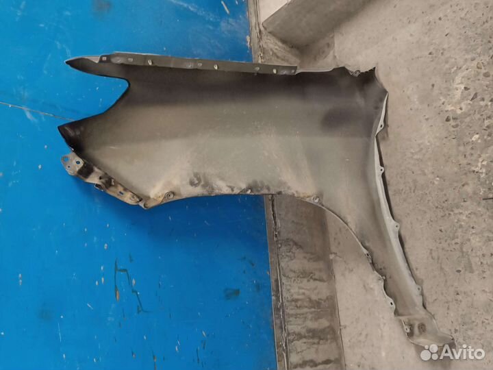 Крыло переднее правое land cruser 150