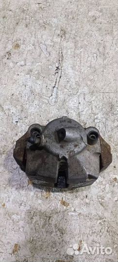 Суппорт передний левый бмв