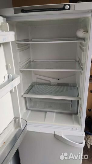 Холодильник Indesit