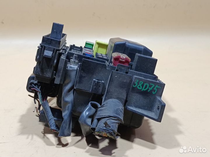 Блок предохранителей для Mitsubishi Grandis