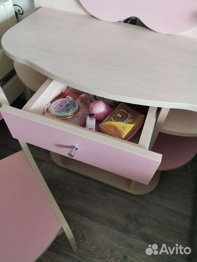 Трюмо трельяж. Детский туалетный столик