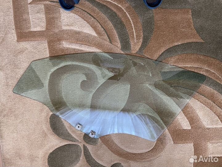 Стекло левое переднее на мазду 3 bk