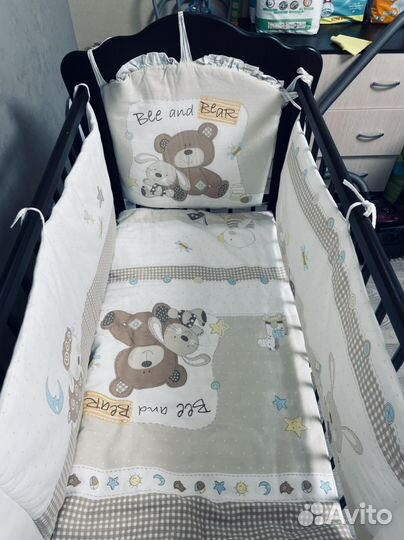 Детская кроватка с универсальным маятником