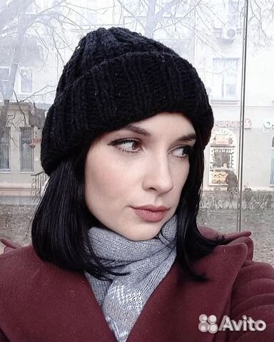 Объёмная шапка ручной вязки черная из шерсти