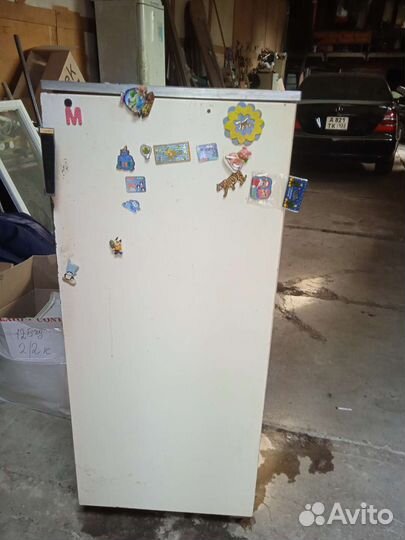 Холодильник бу маленький рядом