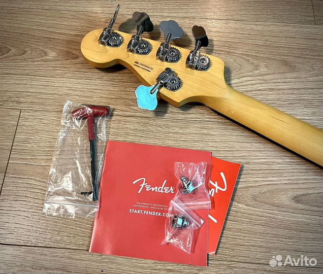 2020 Fender American Ultra Jazz Bass V Ash