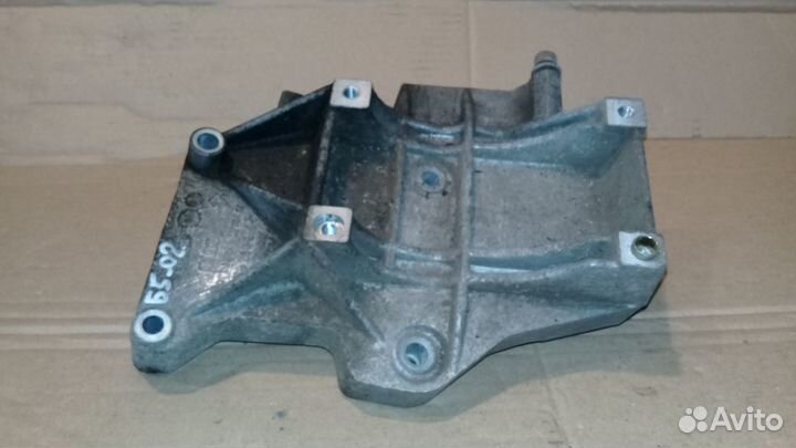 Кронштейн компрессора двс 1.8 Volkswagen Passat B5