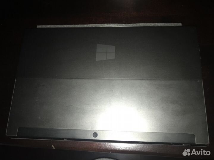 Планшетный компьютер Surface with Windows RT Touch