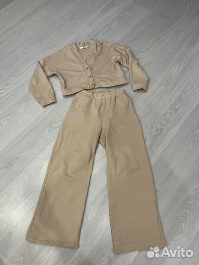 Костюм бежевый