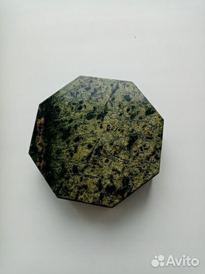 Пепельница малахитовая