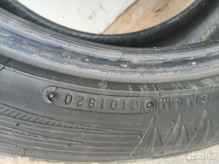 Nitto Therma Spike 215/50 R17