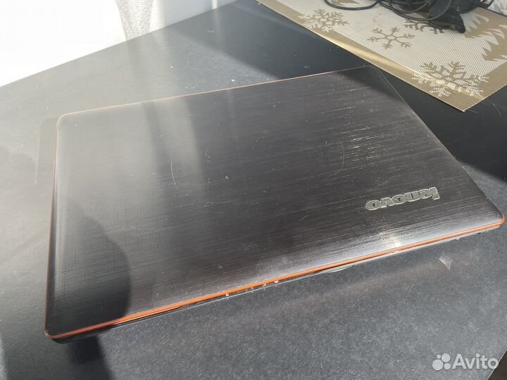 Lenovo Y570