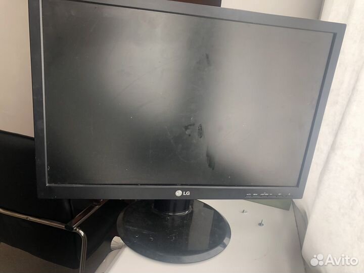 Монитор LG flatron L222WS