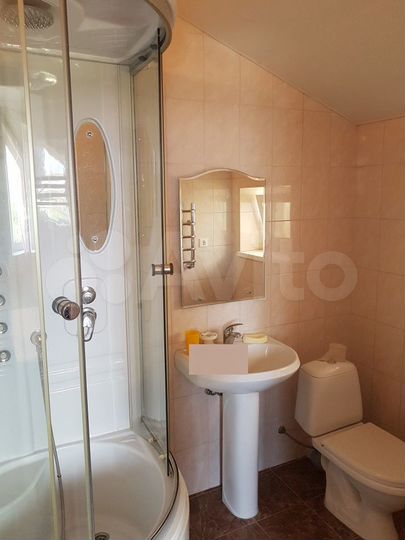 Дом 180 м² на участке 4 сот.