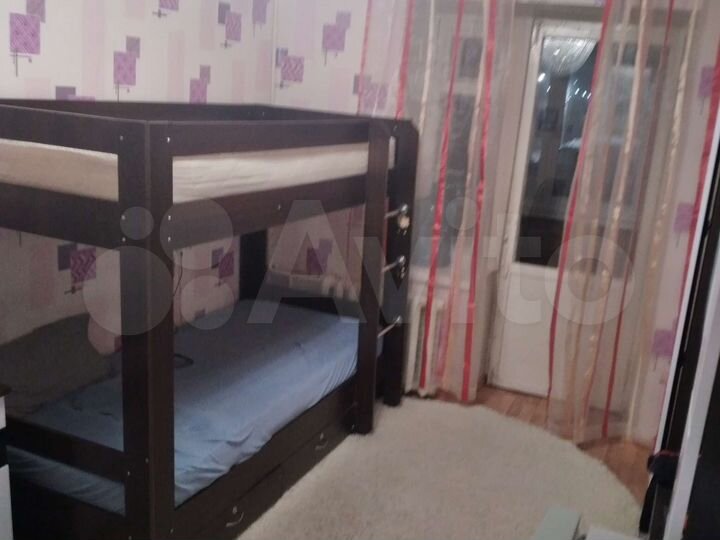 Комната 8 м² в 4-к., 1/8 эт.