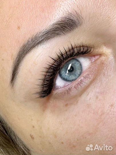 Наращивание ресниц быстро (опытный мастер)