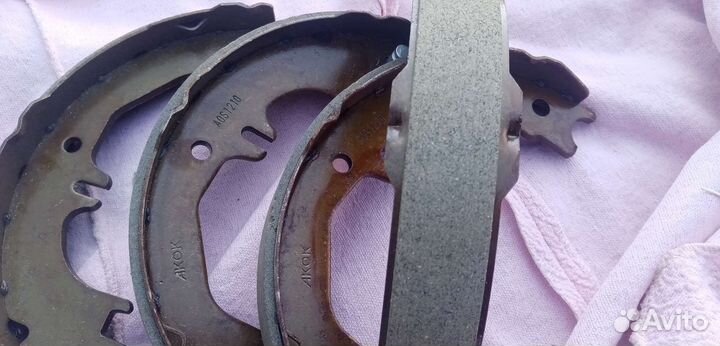 Тормозные колодки toyota Land cruiser