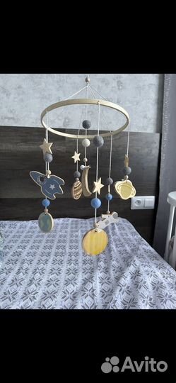 Мобиль на кроватку деревянный