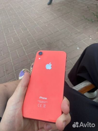 Телефон iPhone XR