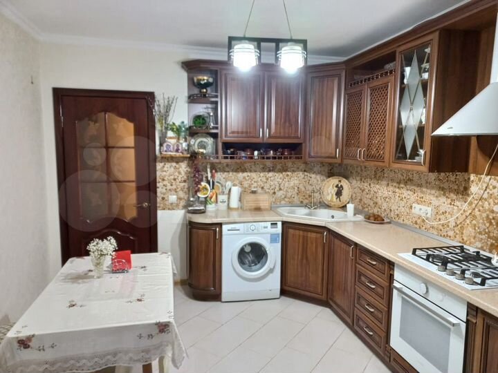 2-к. квартира, 60 м², 1/5 эт.