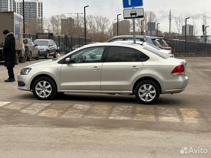 Volkswagen Polo 1.6 AT, 2014, 117 100 км