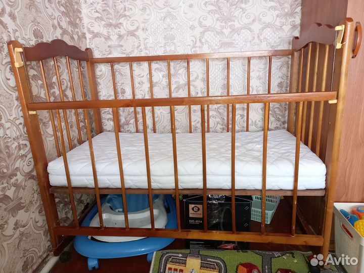 Детская кроватка