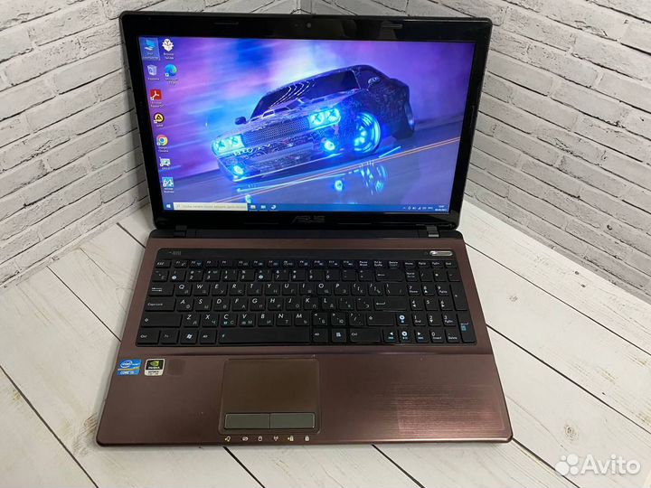 Игровой ноутбук Asus i5 / 6gb / 2 видеокарты / SSD