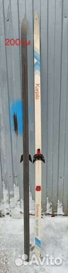 Лыжи, несколько комплектов и палки