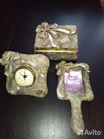 Сувенир шкатулка,зеркало,часы для женщин