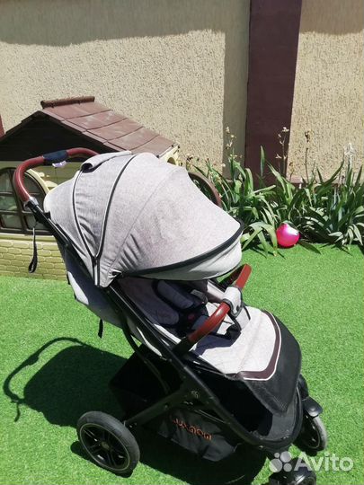 Прогулочная коляска luxmom