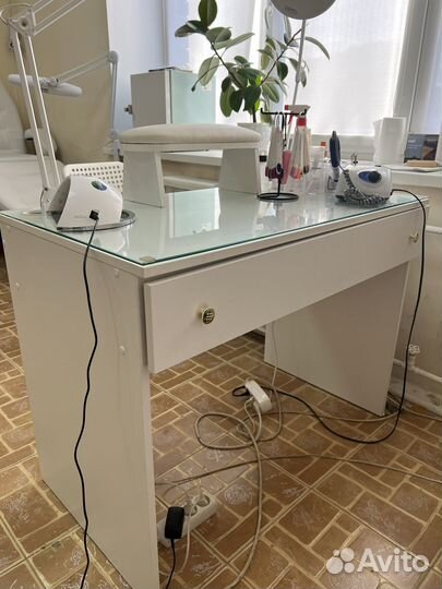 Стол для маникюра