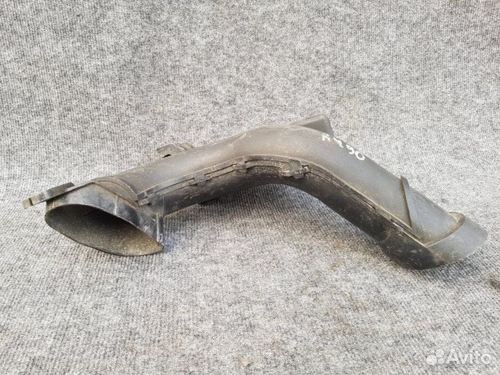 Воздухозаборник Nissan Juke 2013