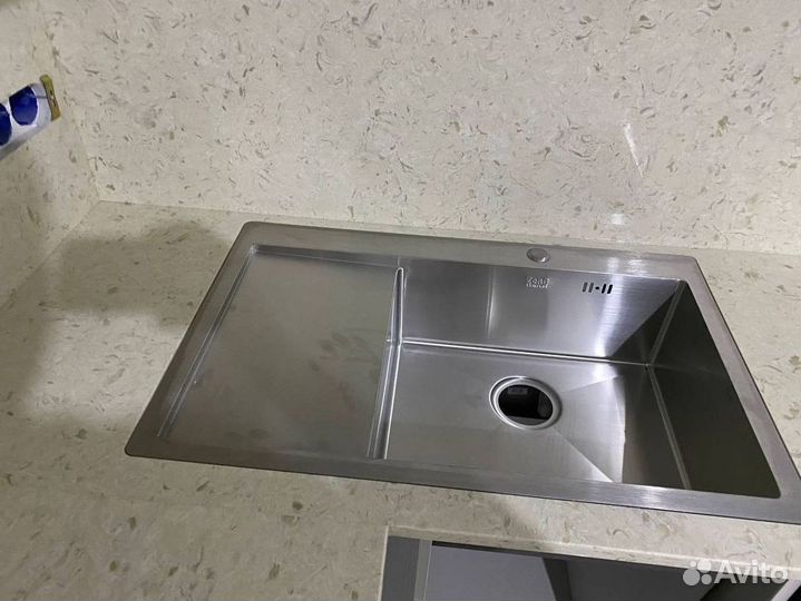 Литой камень столешница