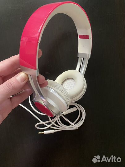 Проводные наушники