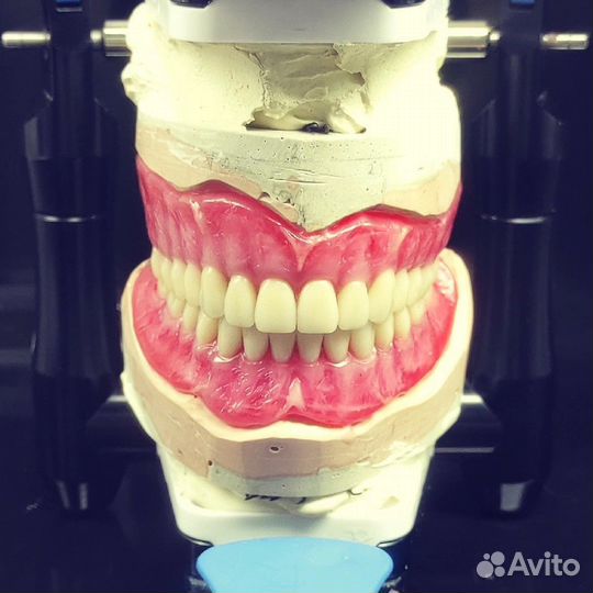 Зубной техник